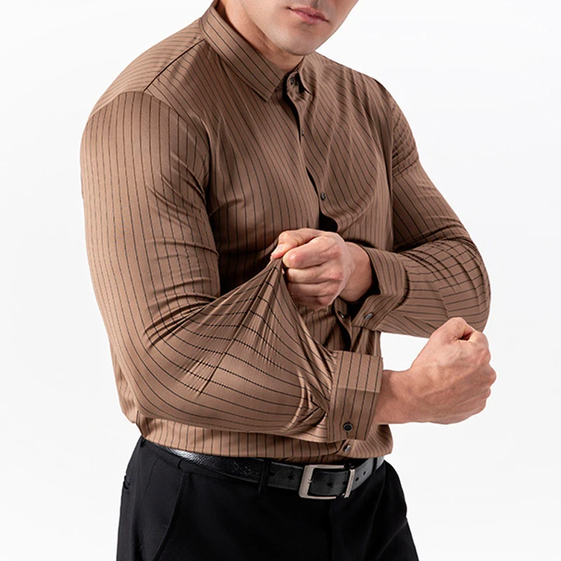

High end vertical striped men's shirt, business ironless wrinkle resistant long sleeved elastic coffee colored shirt