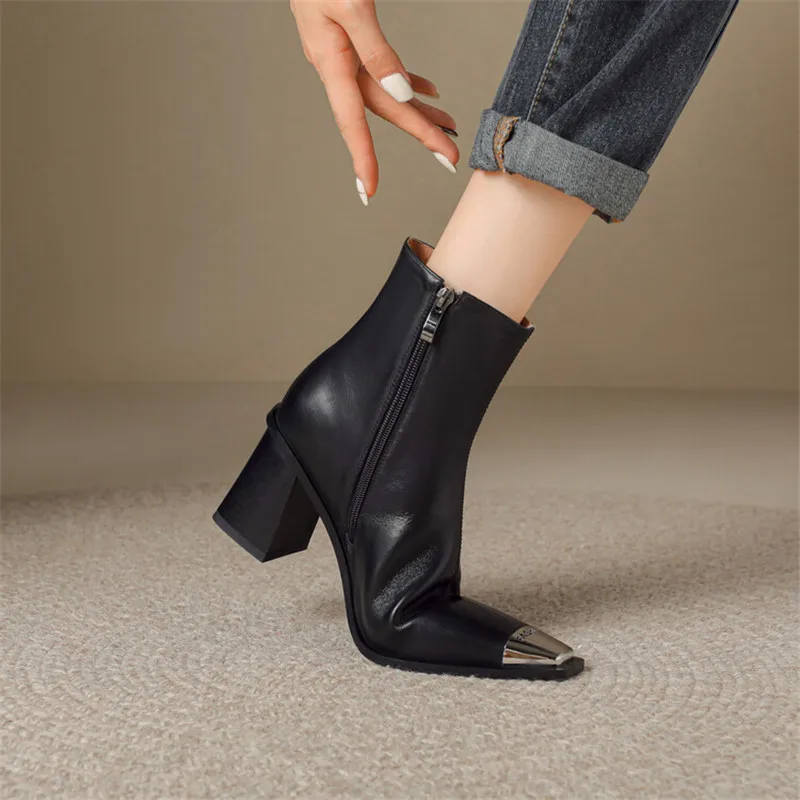 Nowe jesienno-zimowe buty damskie z prawdziwej skóry Modne metalowe buty z kwadratowymi noskami dla kobiet Chunky Heels High Heels Boots Ankle Boots