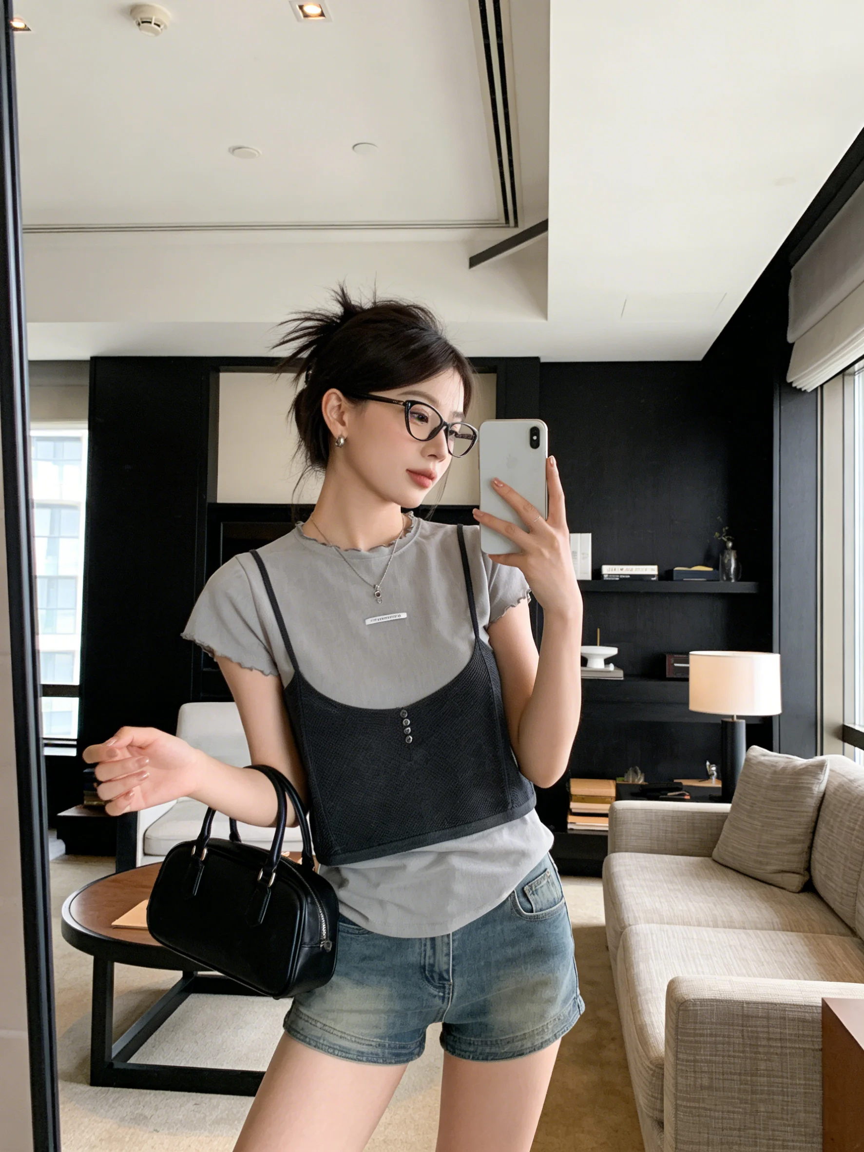 

Корейский стиль: вязаный топ с коротким рукавом, с узором под дерево и бретелями, летний, омолаживающий, комплект из двух предметов, дышащий.