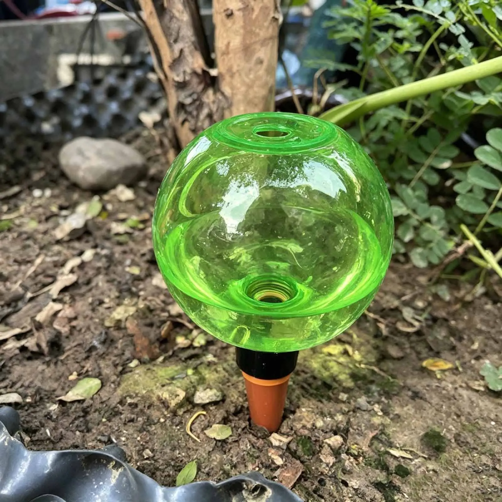 1/4pcs Plant Watering Device Automatic Drip Irrigation System 500ml Plants Water Dispenser for Balconies and Garden Plants