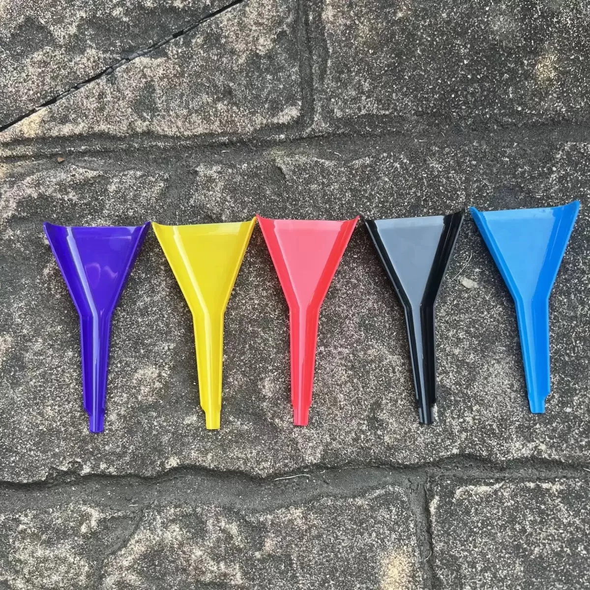4.3*2.1inch,1/3pcs, Plastic Funnel Multi-Purpose Long Neck Funnel For Pre-rolled Cones Rolling Paper Cones, Funnel Tool, Hous