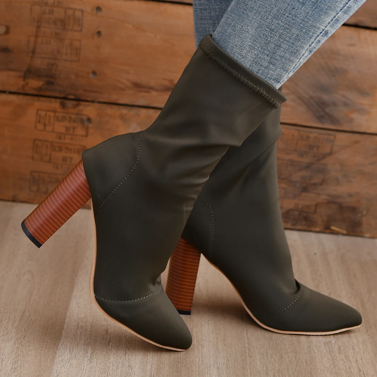 

Women's Elastic Boots 2023 Autumn Fashion Pointed Toe Square Heel Ankle Boot Sexy Cloth High Heels Black Breathable Socks Boots