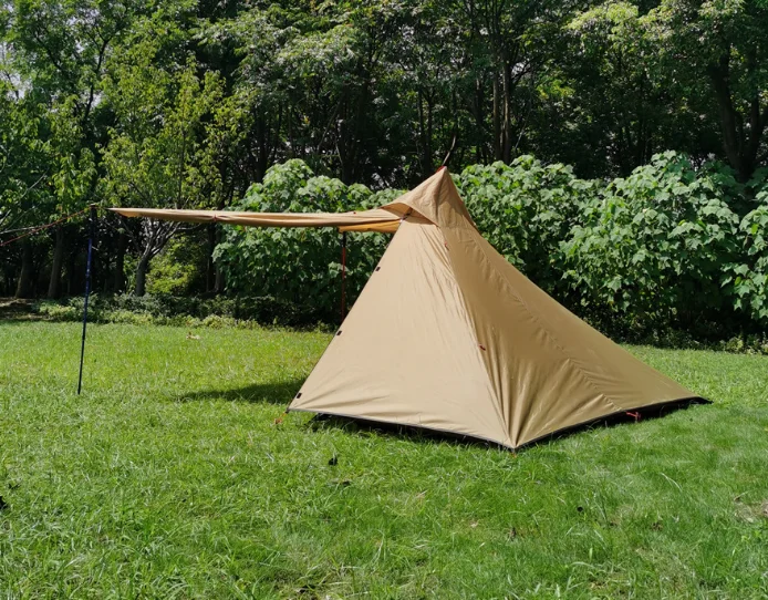 Tenda piramida portabel luar ruangan tenda Teepee Kemah tenda Tipi tahan air dengan lubang cerobong asap