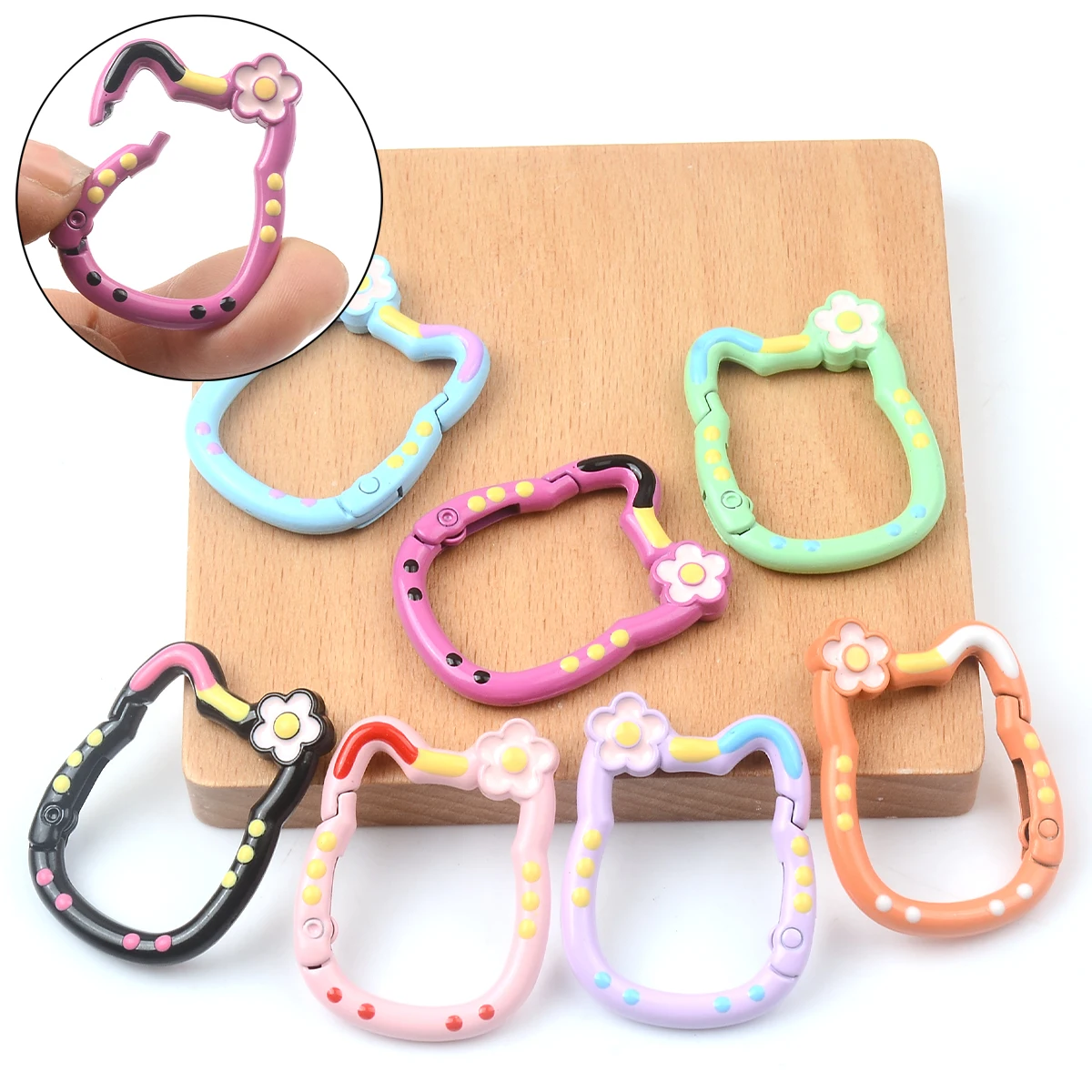 5pcs Random Colors Hand-painted Hollow Cute Cat with Flower Keychain Chain Hooks DIY Jewelry Findings For Making Key Rings