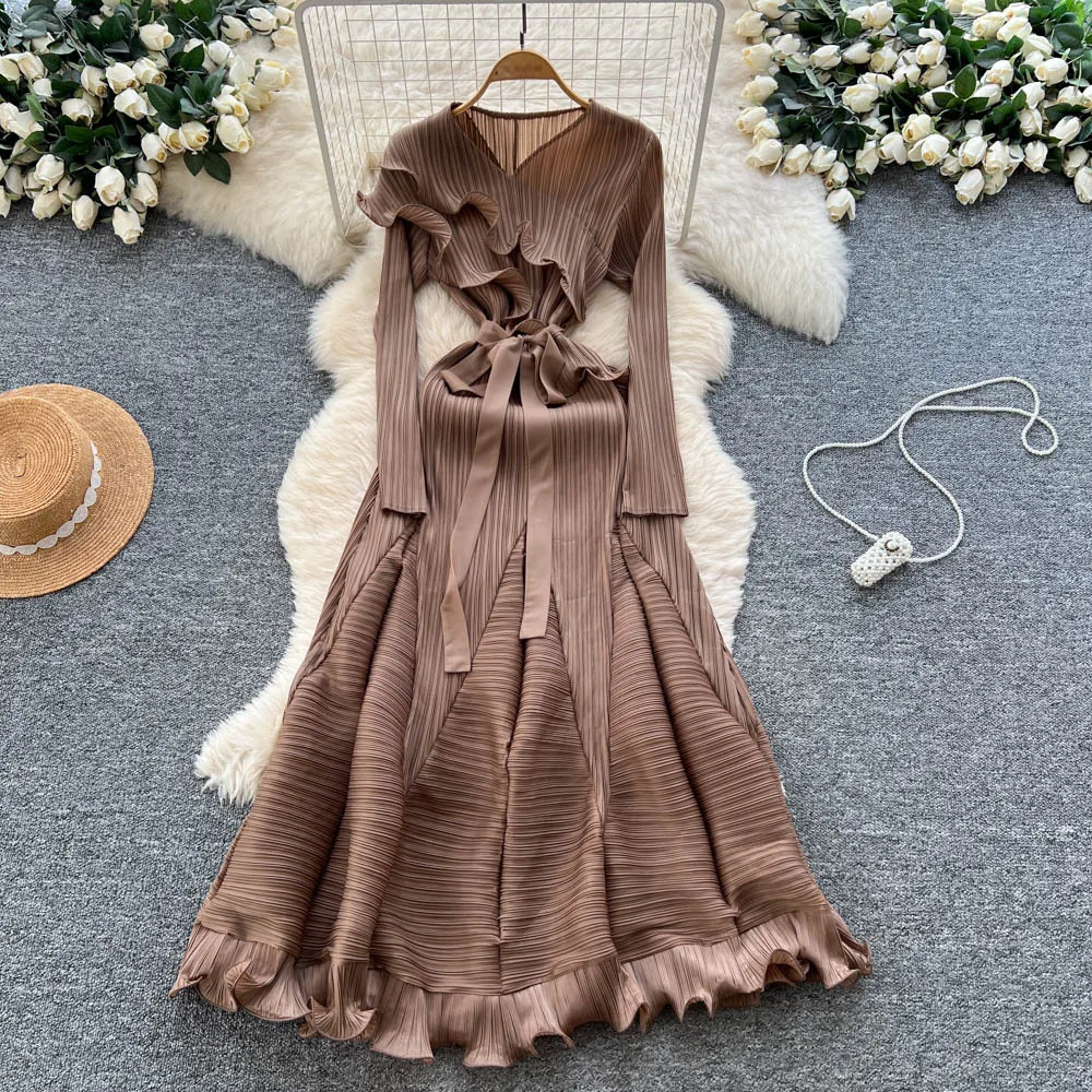 เดรสผู้หญิงแบบจีบระบาย สายเดี่ยว แขนยาว คอวี ยาวถึงข้อเท้า ทรงหลวม สไตล์ลำลอง เหมาะสำหรับใส่ทำงาน  ฤดูใบไม้ร่วง ฤดูหนาว ปี 2025