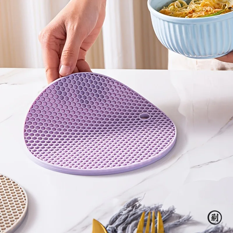 1PC Silicone Anti Scalding Mat Pot Rack Household Kitchen Countertop Protection Heat-resistant Anti Slip Circular Silicone Mat
