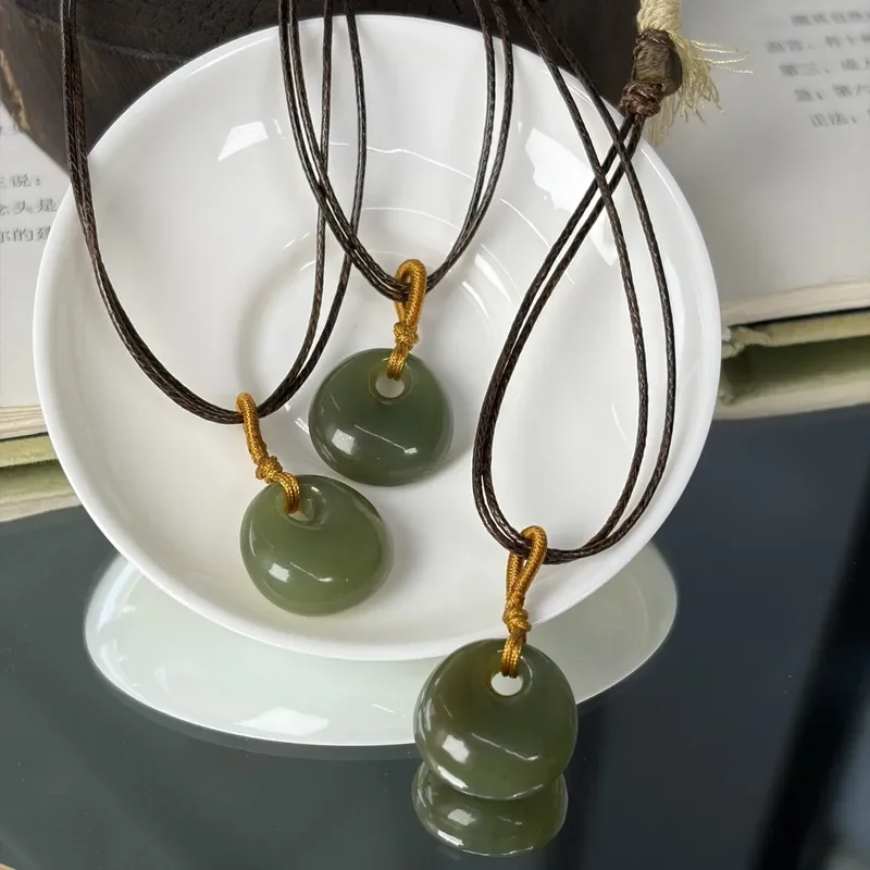 Natural Hetian jade bread buckle women's new Chinese niche design jade pendant jewelry simple gift