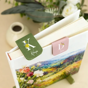 1pc Magnetic Bookmark with Custom Name,Bookmarks with Name&Flower Design,A-Z Alphabet Letters with Magnetic Closure,Gift for Her