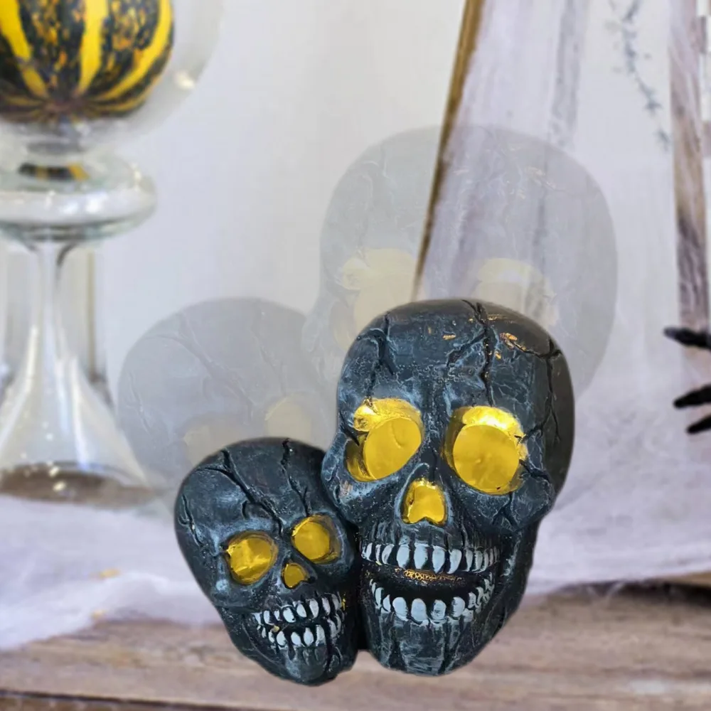 

LED Skull Figurines Resin Horror Skeleton Head Light Halloween Haunted House Party Decoration Sculptures Decorative Figures