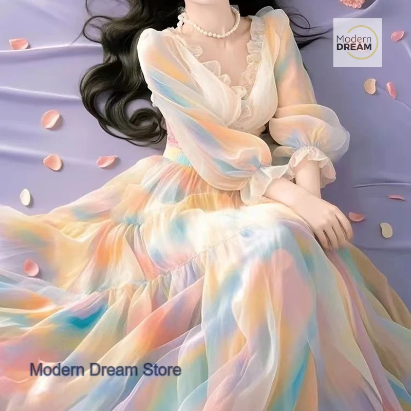 

In summer, the new niche, high sense, pure and beautiful waist-closing long skirt, female French fashion smudge chiffon dress.