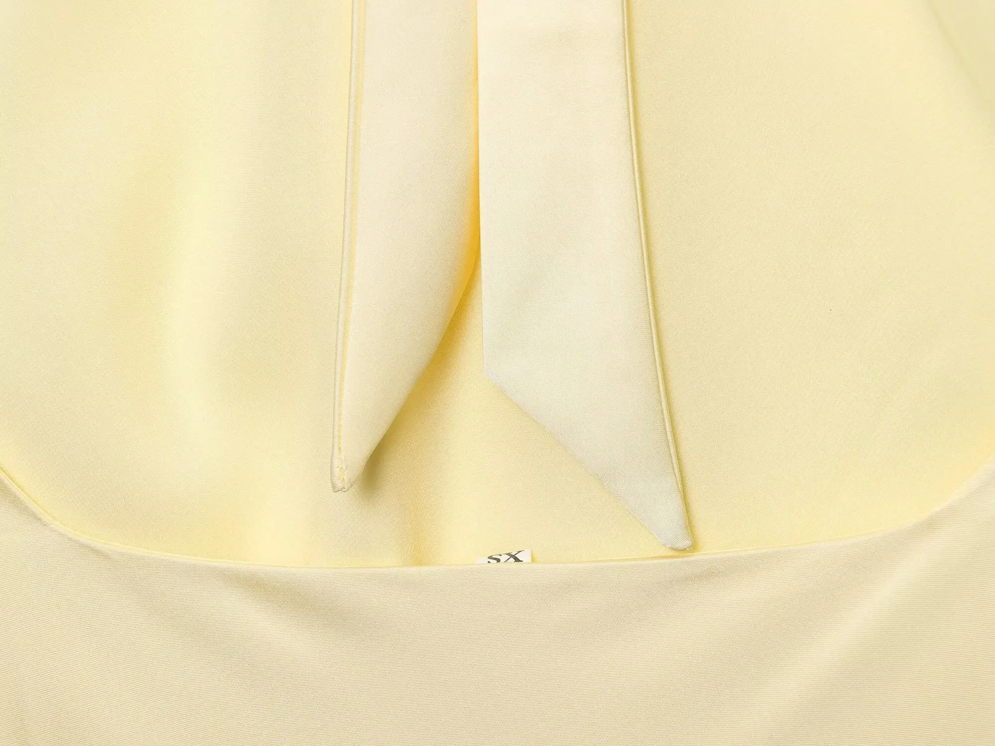 صيف جديد الملابس النسائية عارضة أزياء بسيطة مريحة الساتان الملمس الرسن الرقبة ميدي اللباس #5