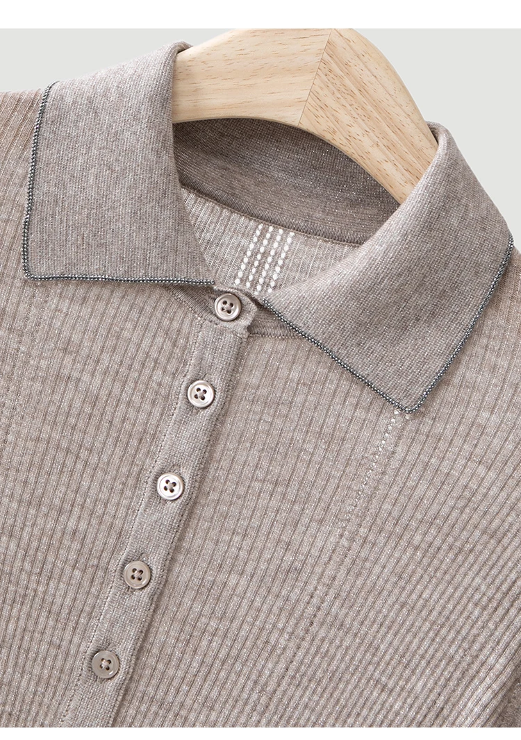 BY3621691 Damen-Polokragen-Pointelle-Strickjacke aus Wollmischung mit langen Ärmeln, halber Knopfleiste, Muschelknopfverschluss, Kette, dezenter Luxus für den Herbst – Detail 18