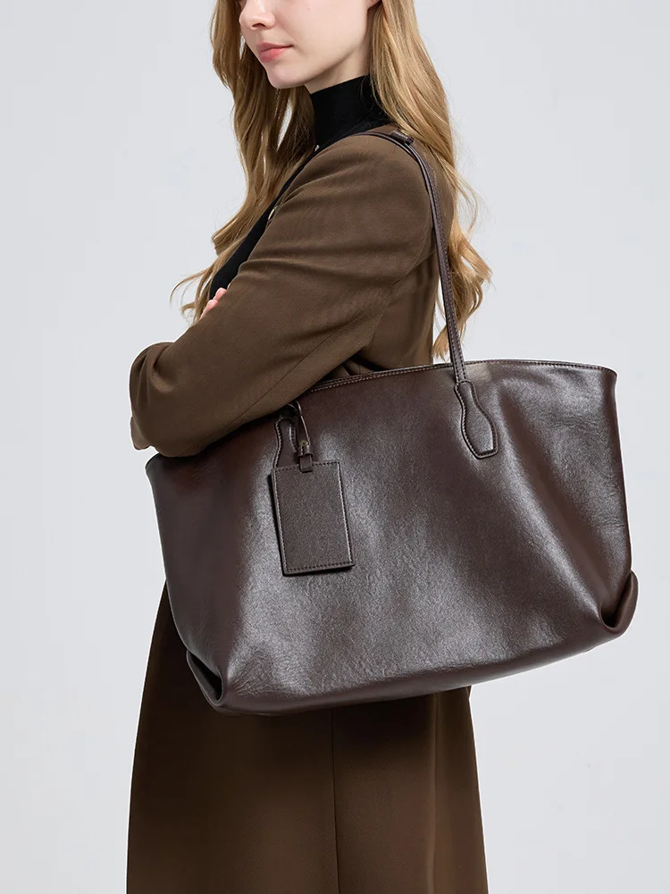 

Женская кожаная сумка, новинка 2026, большая вместительная сумка из воловьей кожи растительного дубления, модная простая сумка на плечо для пожилых людей