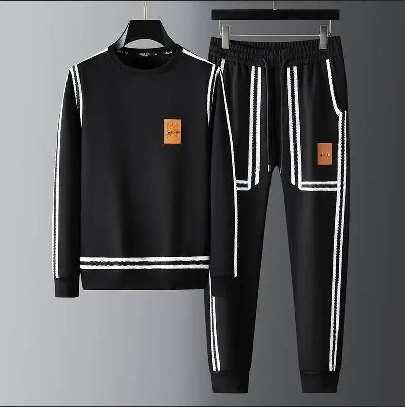 Autumn and winter new men's suit round neck T-shirt trousers two sets of casual simple sportswear fashion running men's clothes