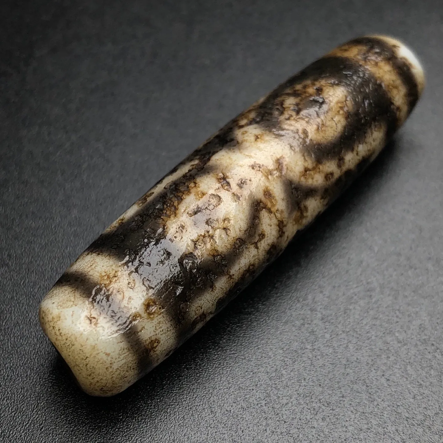 Rare Tibetan Buddhism Agate 6 Eyes Totem Dzi Bead Amulet Necklace Pendant G236