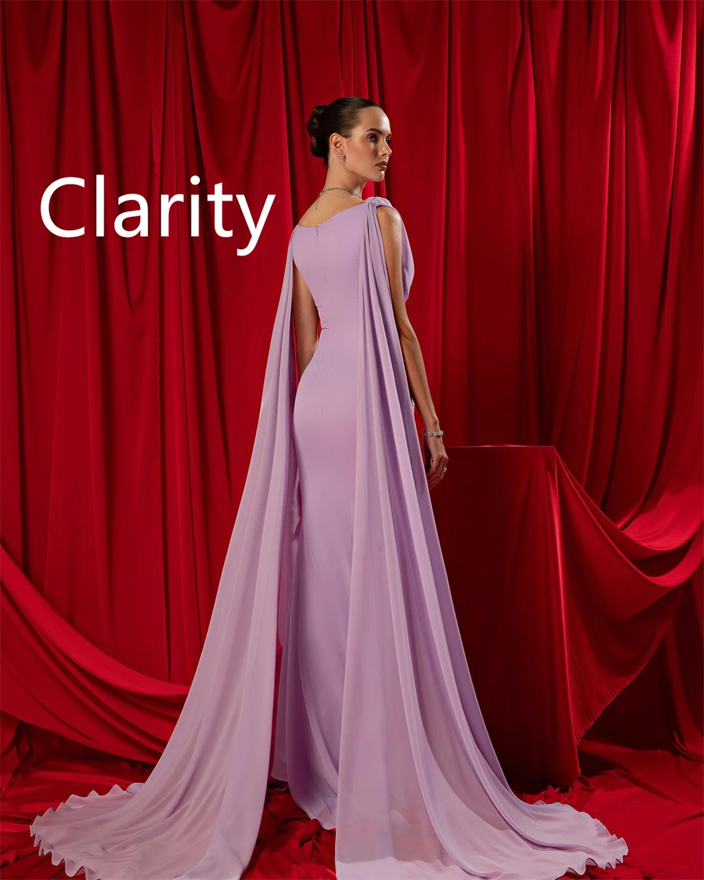 ชุดราตรีผ้าชีฟองสีม่วงสุดหรู ดีไซน์คอวี พร้อมชายกระโปรงแบบวัตโต้ ชุดงานเลี้ยงคืนสู่เหย้าสุดคลาสสิก