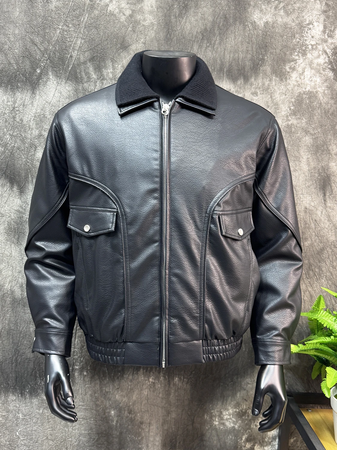 

Retro American Spliced Collar Thiened Leather Jaet Men's Winter Du down Jaet Casual Motorcycle down Jaet