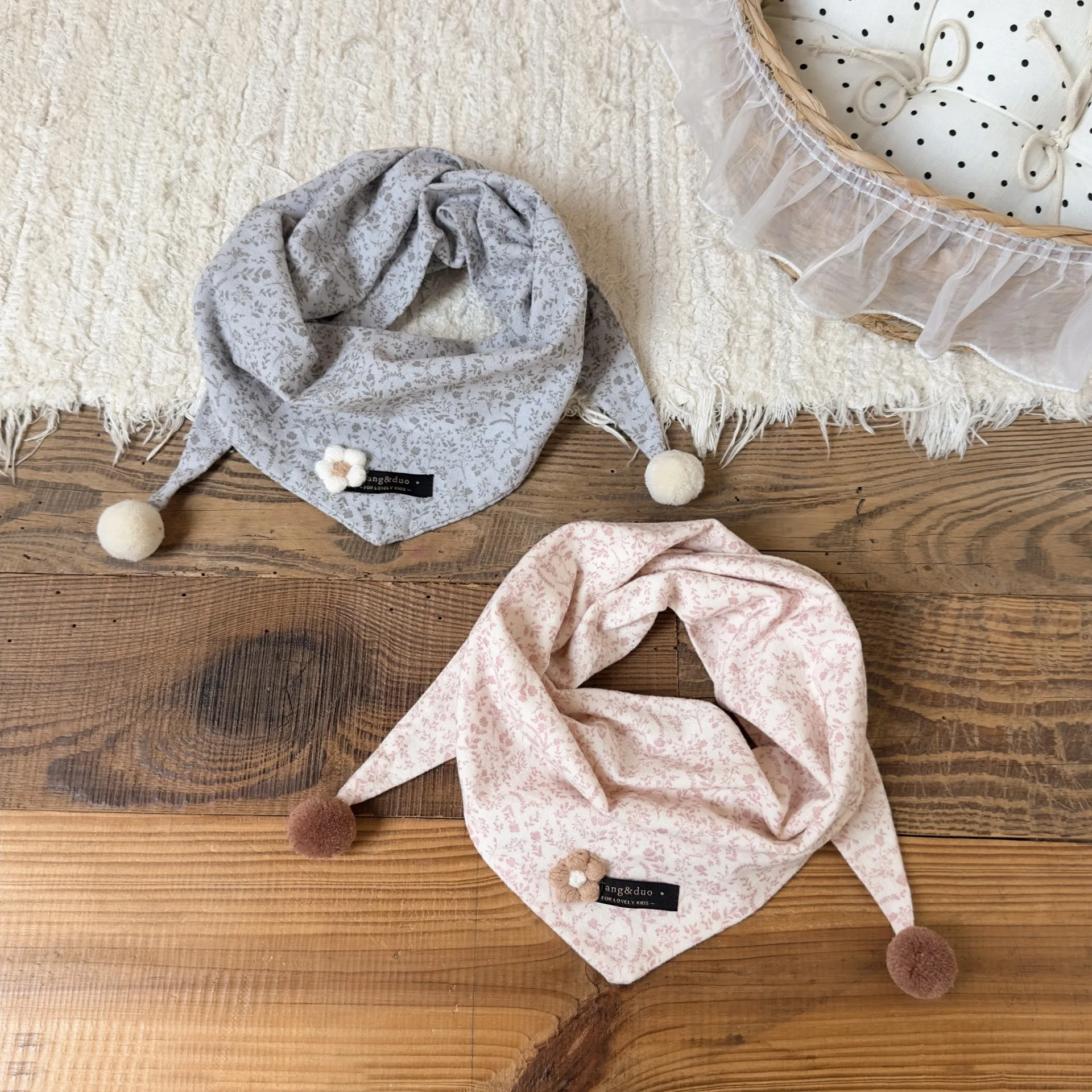 1-8 Years Children's Cartoon Triangle Scarf Autumn and Winter Fashion Baby Girls Neck Warmer Kids Warm Scarves