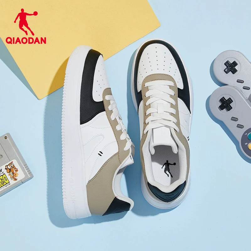 

QIAODAN/мужская обувь для доски, нескользящая легкая прогулочная обувь, зима 2029, новые поступления, модные повседневные кроссовки на шнуровке XM4590502Y