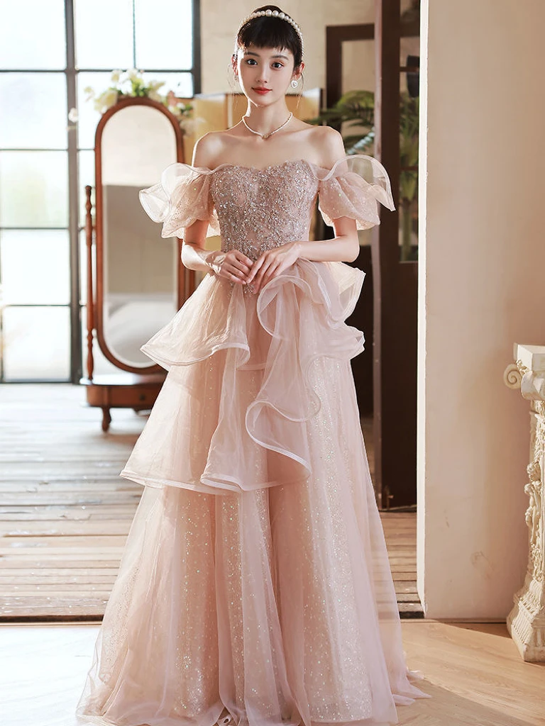 

Champagne Pink Celebrity Dress Ruffle Sequined Applique Off Shoulder A Line Sweetheart Formal Women Prom Celebrity Evening Gowns