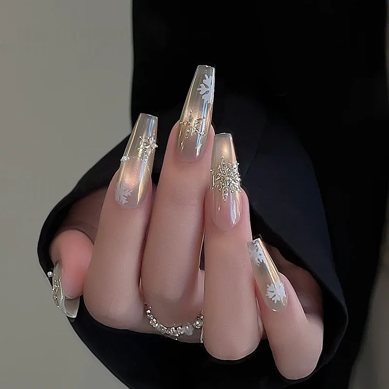 Hurtowe, wysokiej jakości, błyszczące diamenty w kształcie śnieżynki 1,5 * 3 mm, mini wiertło do paznokci, szklane ozdoby do manicure.