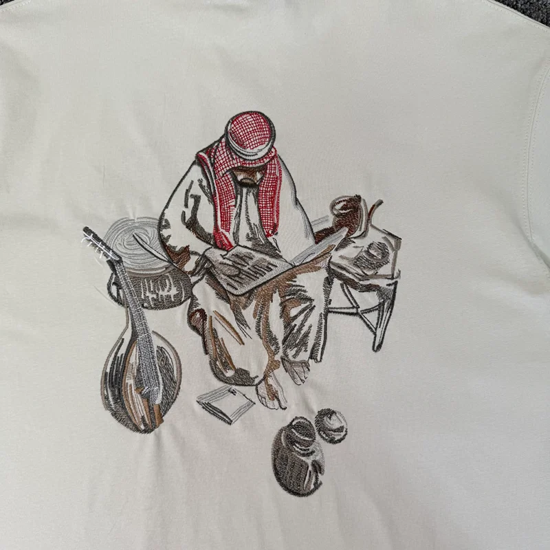 Brandneues DERSCHUTZE Herren T-Shirt Lässiges Grafik-T-Shirt mit Buchstaben-Stickerei Locker Sitzendes Kurzarm-Oberteil Schnelle Lieferung