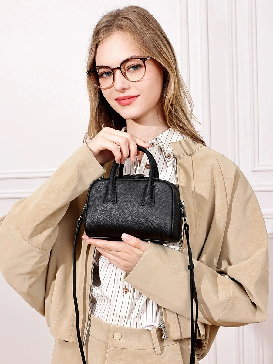 Women's Top Layer Cowhide Bowling Bag 2026 New Elegant Premium Feel Stylish Handbag Shoulder Crossbody Pillow Bag