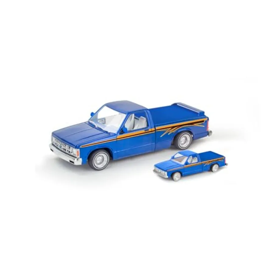 14562 1991 Chevy S-10 Lowrider Special Edition 1:25 Scale 171-Piece Skill Level 4 Model Building Kit