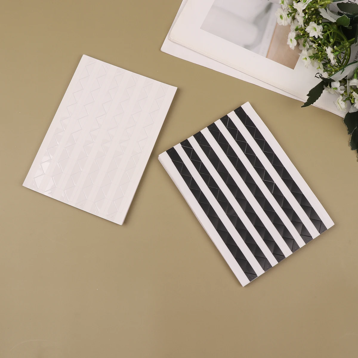 

102Pcs DIY Photo Corners Self-Adhesive Transparent Black Scrapbook Album Decoration Photo Mounting Stickers Picture Frame