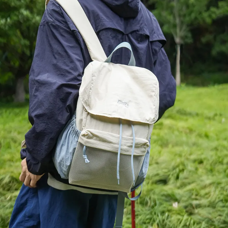 Lightweight outdoor travel backpack for female college students, convenient for commuting, casual design, versatile backpack