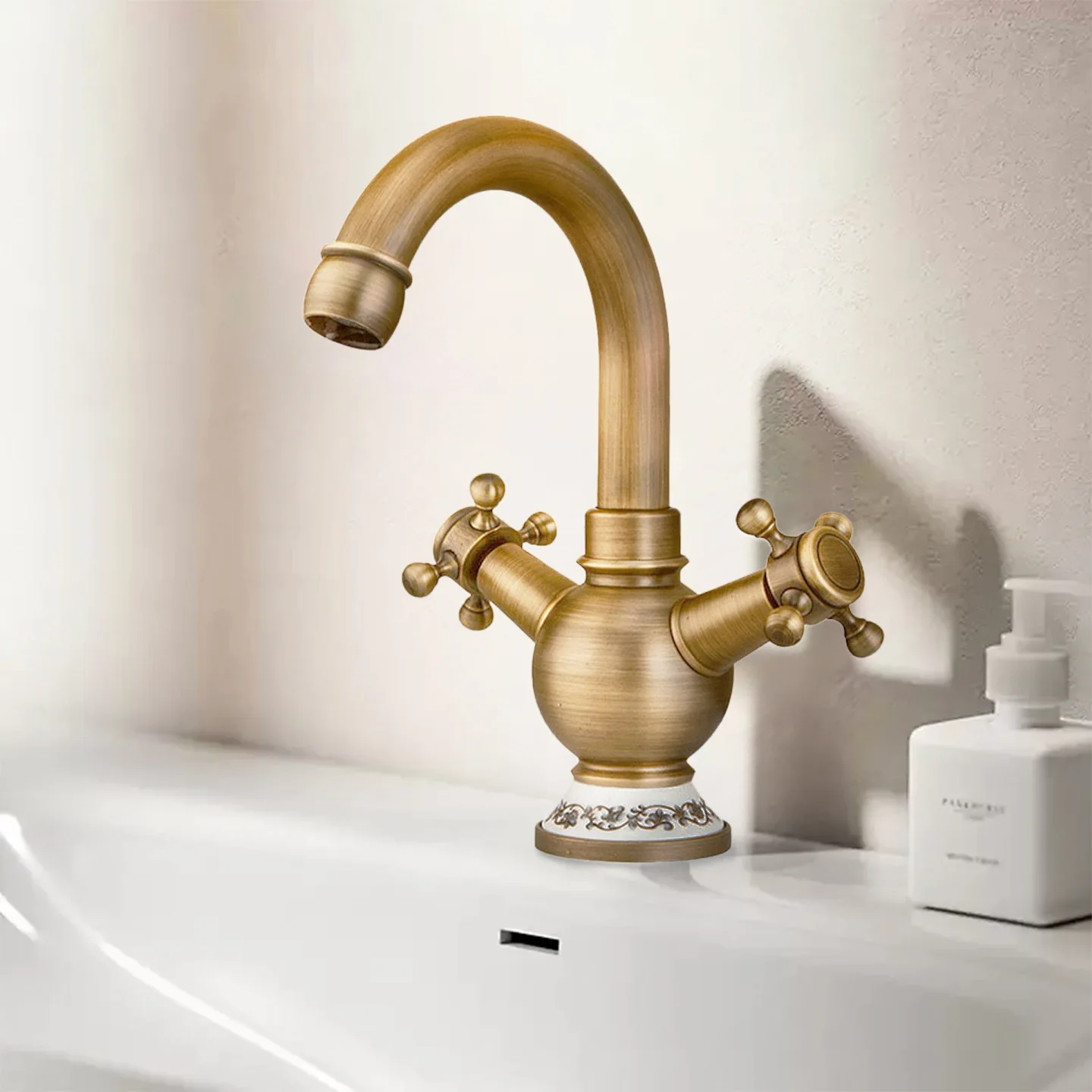 

Antique Basin Faucet Bathroom Hot and Cold Antique Chrome Brass Decked Classical Sink Mixer Europe Style Ceramic Base