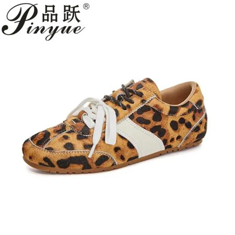 

Женская тренировочная обувь, женские новые весенние кроссовки из натуральной кожи на плоской подошве, женские повседневные туфли Форрест Гамп, размеры 35-40