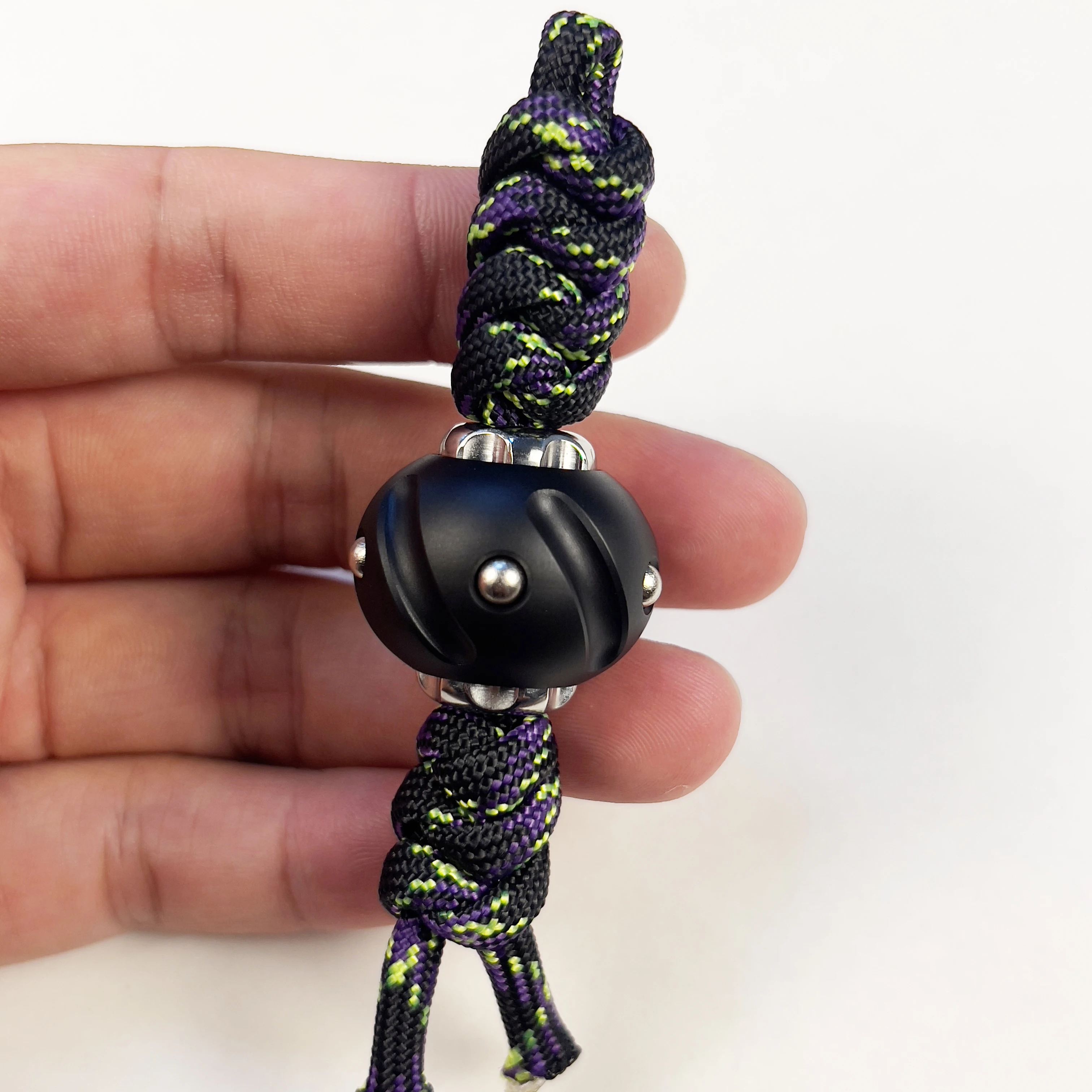 Foye EDC Meteor Hammer Coltello Ciondolo Push Card Acciaio inossidabile 304 Pezzo sospeso Giroscopio con punta delle dita Giocattolo Decorazione Articolo