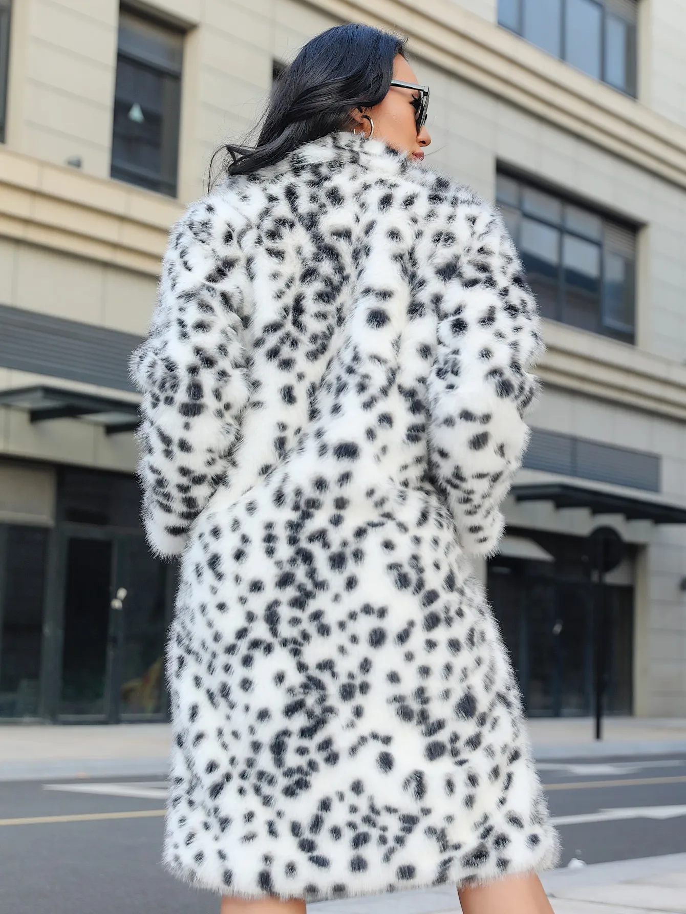 FHILLINUO пальто из искусственного меха с принтом снежного леопарда женское элегантное белое пушистое однотонное утолщенное теплое пальто с длинными рукавами зимнее шикарное оверсайз