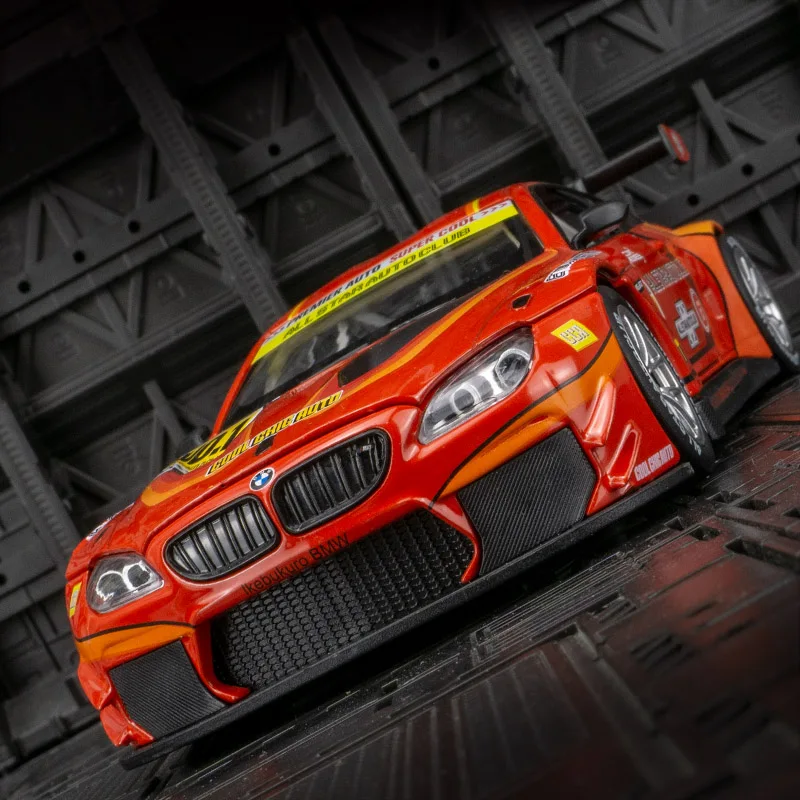 1:24 BMW M6 GT3 سباق السيارات عالية محاكاة دييكاست سبيكة معدنية نموذج سيارة ضوء الصوت التراجع جمع الاطفال لعبة الهدايا