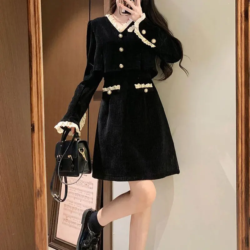 French Style V-Neck Mini Dress Female Clothing Fashion Lace Spliced 2024 Spring Autumn Solid Color Vintage Button A-Line Dresses