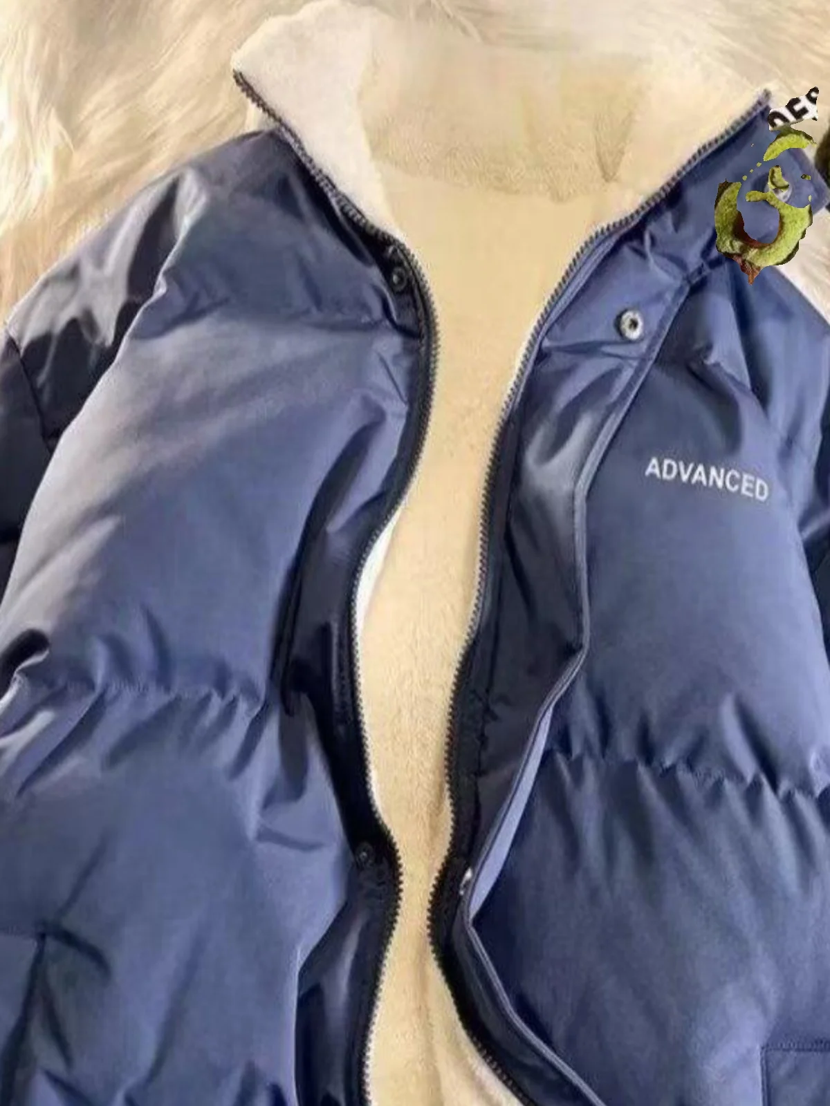 เสื้อแจ็คเก็ตผ้าฝ้ายสำหรับผู้ชาย รุ่น Lamb Velvet Thiened  แบบใหม่สำหรับฤดูใบไม้ร่วงและฤดูหนาว ทรงหลวม สวมใส่ได้หลากหลาย ให้ความอบอุ่น ป้องกันความหนาวเย็น บุด้วยผ้า Fce