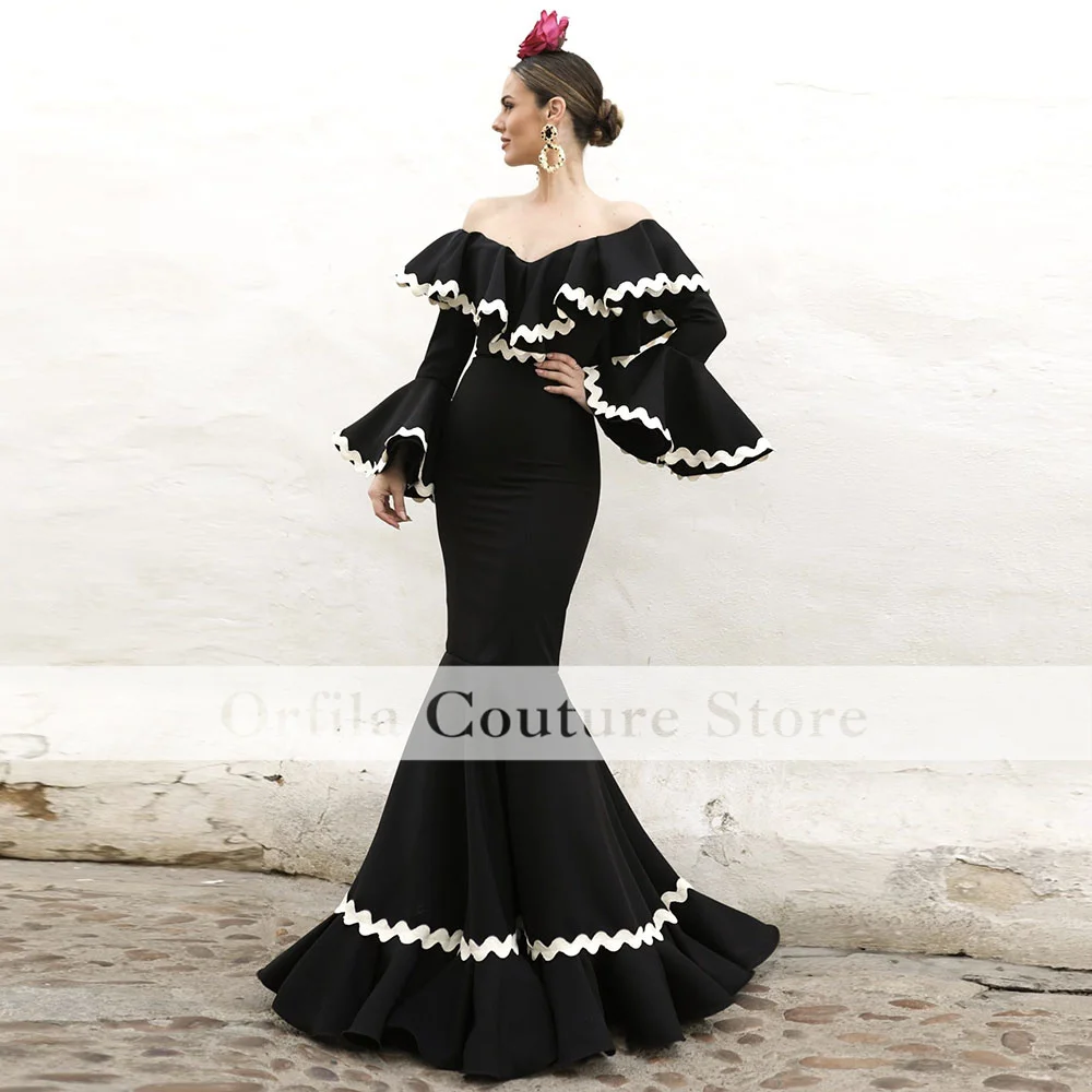 Flamenca ชุดราตรีสีดํา Ruffles แขนยาวสไตล์สเปนพรหมชุดเต้นรําพิธี Gowns สําหรับผู้หญิงที่กําหนดเอง