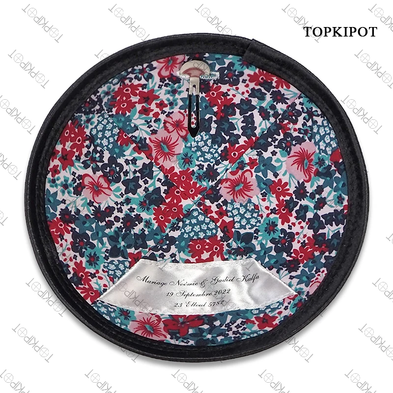 Kippot für Hochzeiten und Bar Mizwa - close-up view
