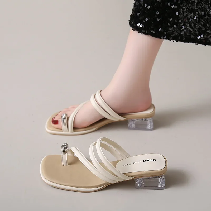 Spring 2024 New Fashion Simple Fairy Heel Beach Slippers Outer Wear Toe Ring Slippers Women