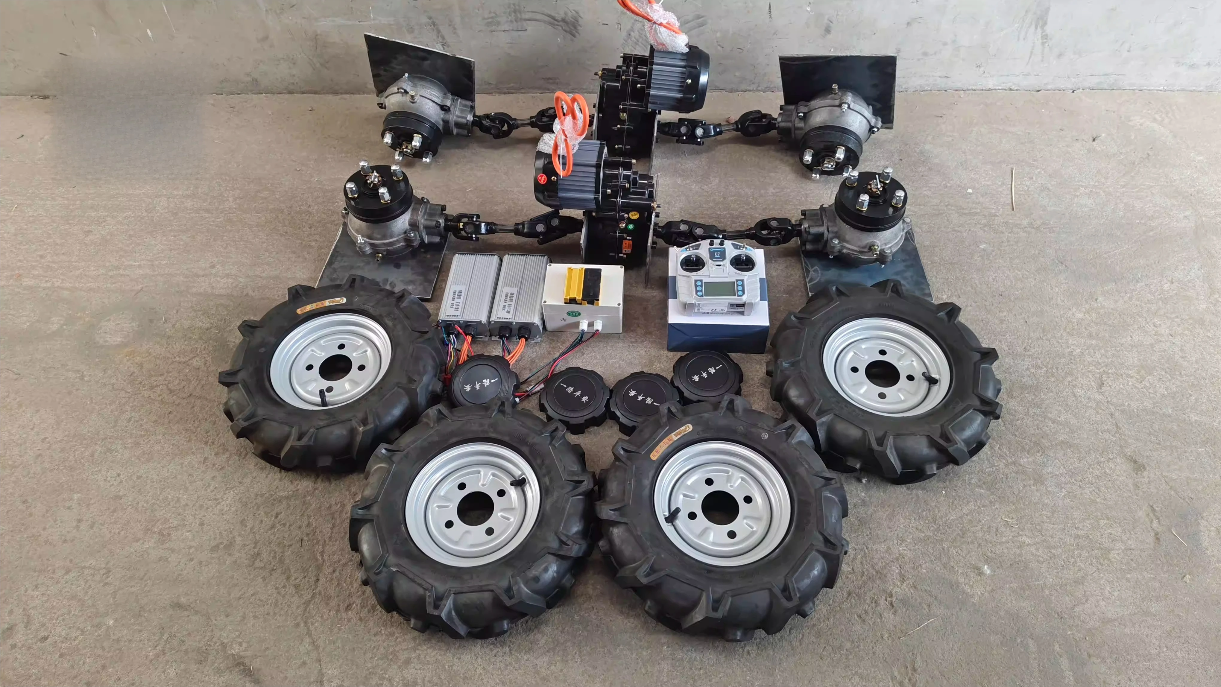 

Комплект полноприводной трансмиссии 4WD с монтажным набором – для радиоуправляемых электрических транспортных средств, для использования в садах и на холмистой местности