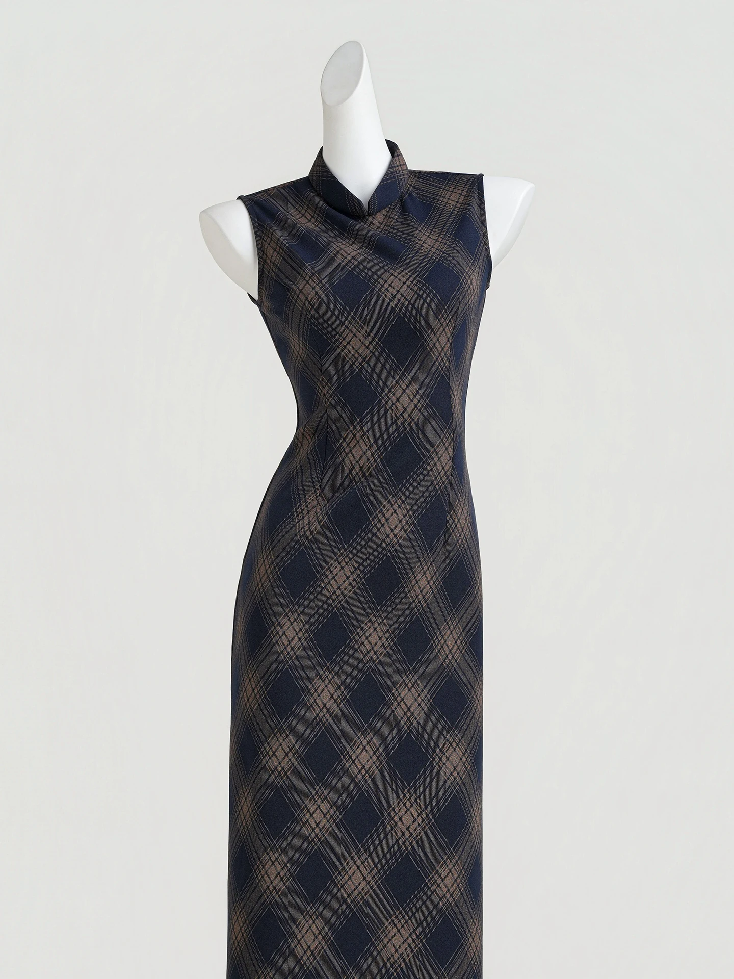 

Retro Republic of China Style Gingham Young Sleeveless Women's Luxury Sensation Long Qipao Traditional Chinese Fashion