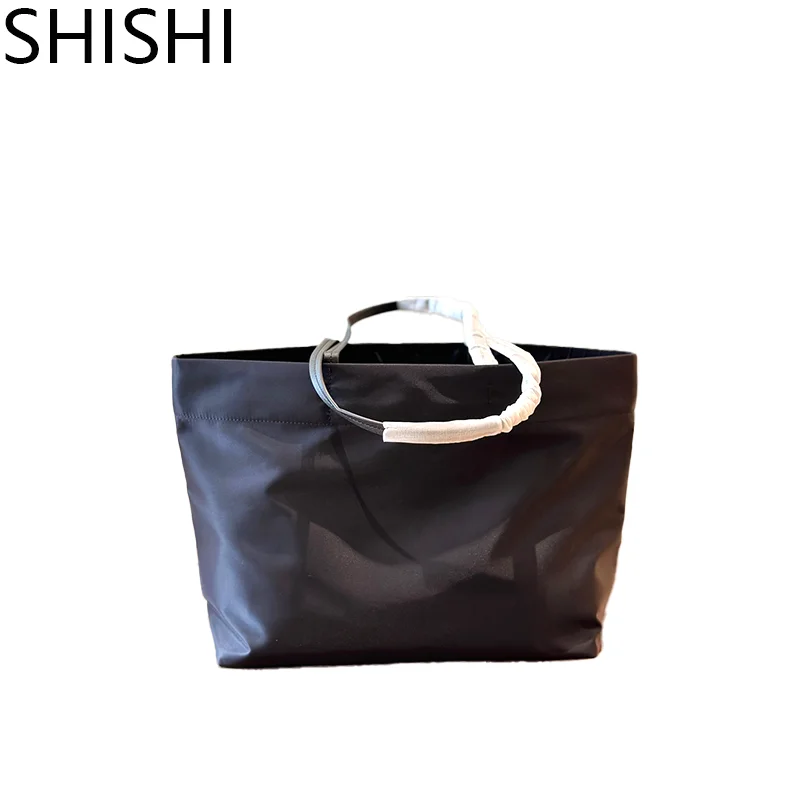 

New Fashion Large Capacity Nylon Tote Bag for Women Waterproof Lightweight Shopping Handbag Fashion Commuter Bag for Men Travel