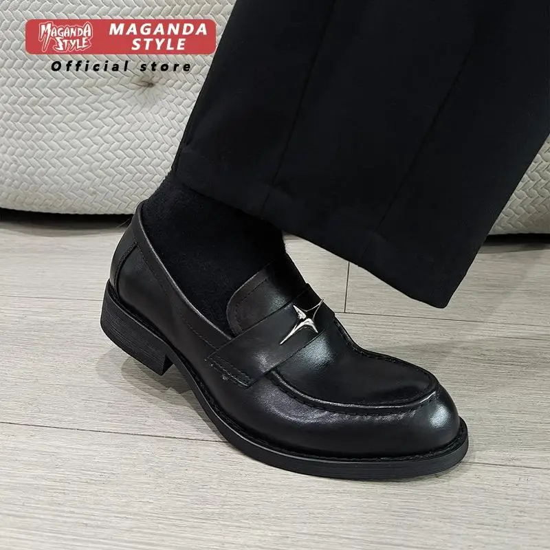 

Horse leather new men's loafers niche washed genuine leather casual shoes slip in derby shoes for work and commuting