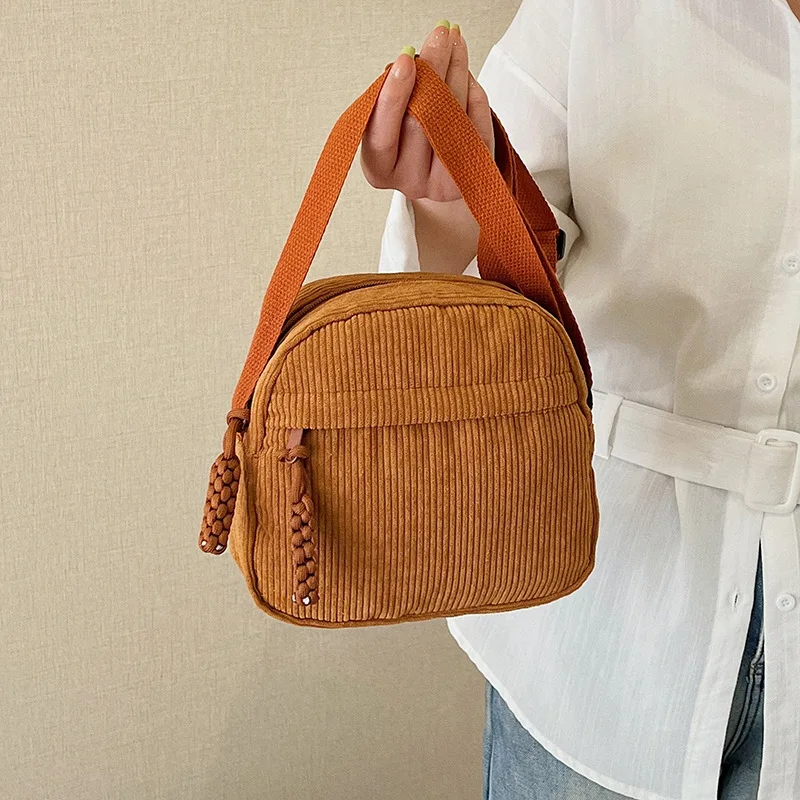 

Вельветовая сумка через плечо для женщин, повседневная сумка в стиле Харадзюку, застежка-молния, регулируемый ремень, несколько карманов, полиэстеровая подкладка, бежевая