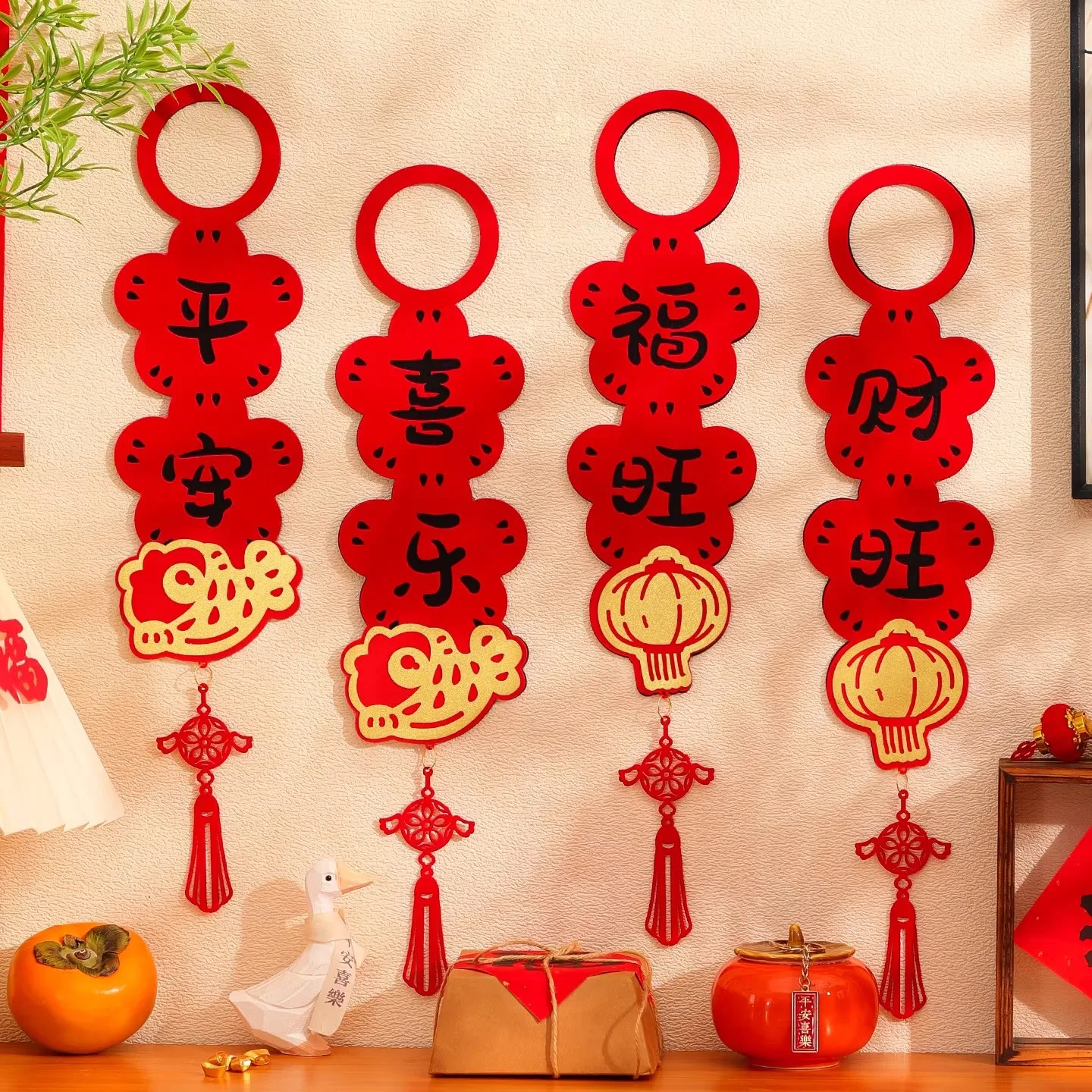

2/4Pcs New Year Decorations: Year of the Horse Ornaments Door Knob Hanging Decor Small Felt Ornaments Spring Festival Atmosphere
