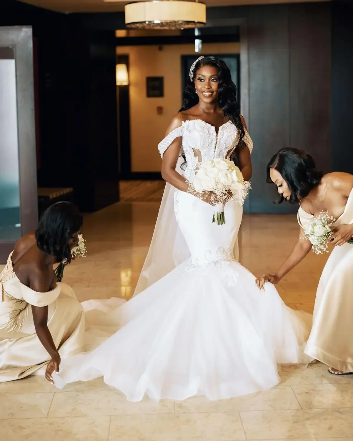 Aangepaste Saoedi-Arabië Kant Zeemeermin Trouwjurk 3d Bloemen Applicaties Off Schouder Plus Size Bruidsjurken Bruid