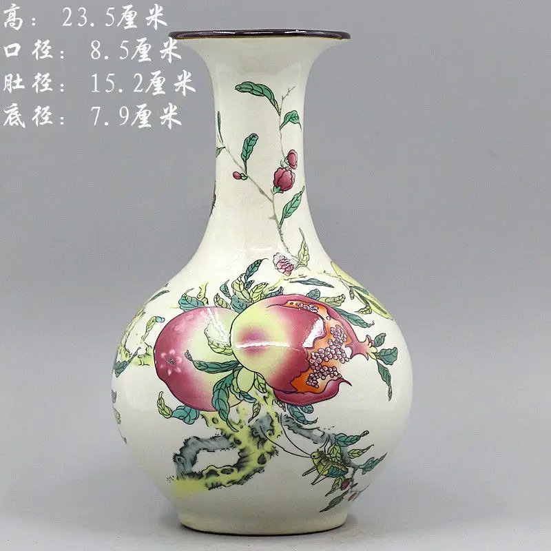 

Qianlong opened his mouth and smiled to appreciate the antique porcelain in home furnishings. Jingdezhen ceramic vase