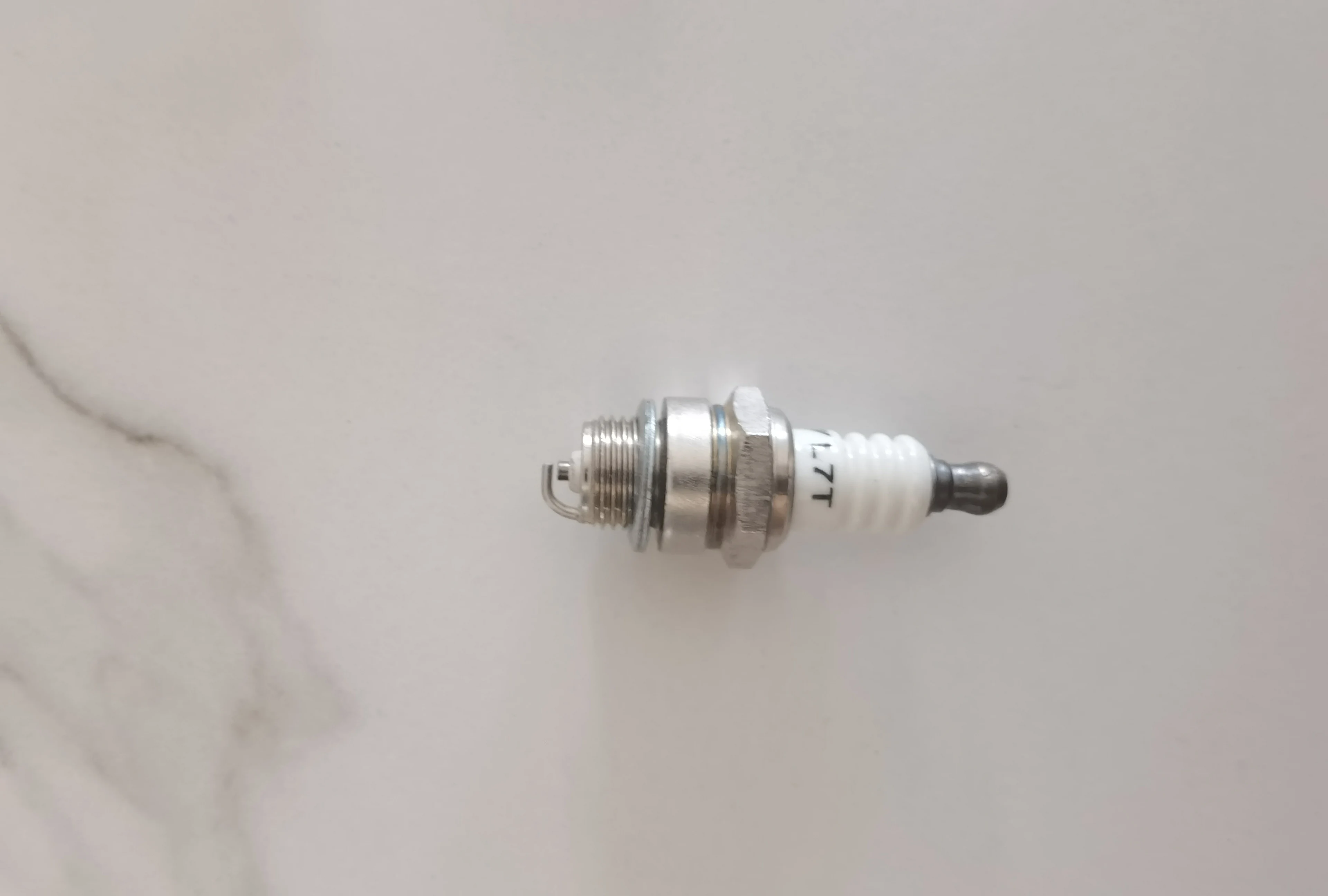 

L7T Spark Plug for Chainsaw and Brush Cutter