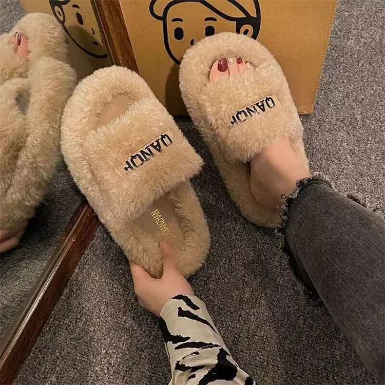 

2024 Autumn and Winter Internet Celebrities Ins Fashion Versatile Wool Women Wear Cotton Shoes Warm Thick-soled Cotton Slippers